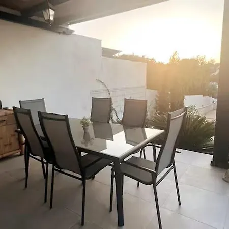 Villa Vacker Med Privat Pool, Lounge Och Stor Grillplats *